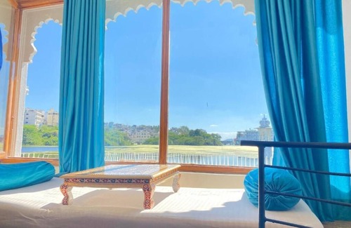 Lake Swaroop Sagar Hotel | Natural Lake View Hotel