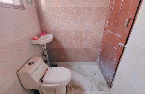 Azadpur House | Natural Light Comfortable Room Friendly Home Stay