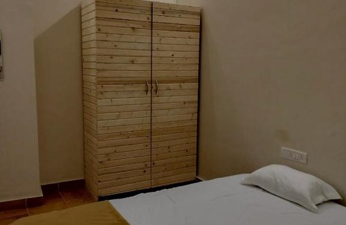 Yeoor Hills House | Natural Pg & Accommodation Services