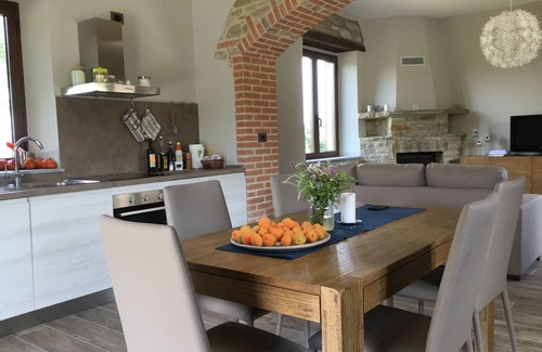 Cravanzana House | Natural stone country house on hilltop in the middle of the gourmet paradise LANGHE
