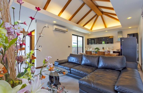 Thep Kasattri Villa | Natural Villa by Holiplanet