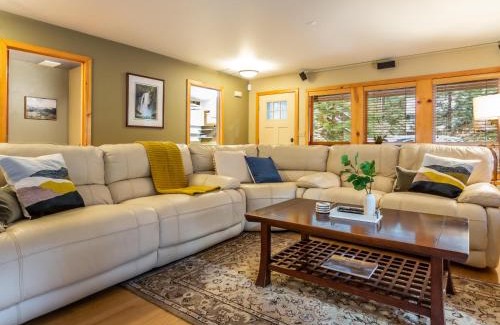 Glacier House | Naturbyn Retreat