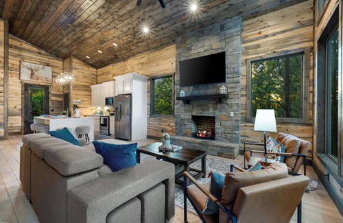 Broken Bow Cabin | Nature 2BR Retreat | Secluded and Central Location
