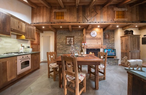 Valtournenche Ski Chalet | NATURE and RELAX AT THE FOOT OF CERVINO.