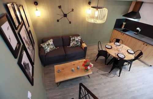 Doue-la-Fontaine House | Nature break in Doué La Fontaine: house with terrace and Bioparc decor