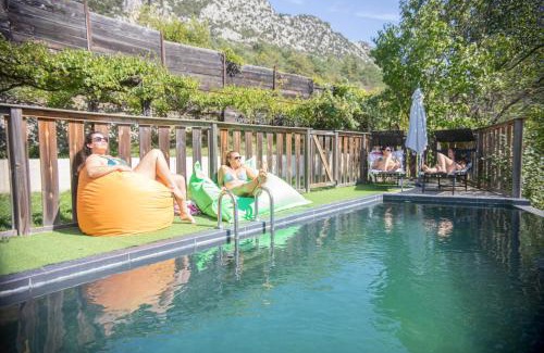 La Penne Apartment | Nature getaway in cottage, hiking, pool, climbing