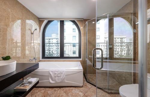 Dich Vong Hotel | Nature Hanoi Apartment