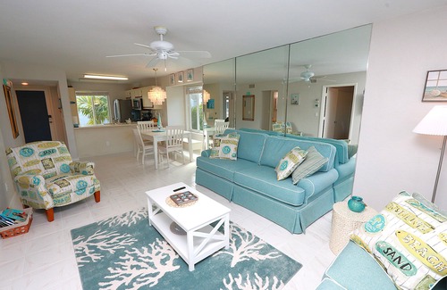 Marco Island Condo | Nature Lover’s Retreat – 2BR/2BA Condo on Marco Island