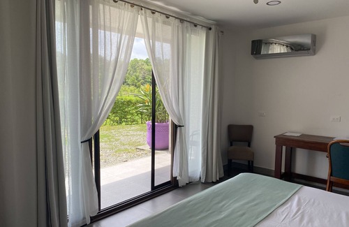 Cahuita Hotel | Nature rich home environment, minutes away from all state parks and beach towns.