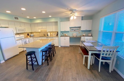 Cedar Key Condo | Nature's Landing C104 Corner Unit with Pool!