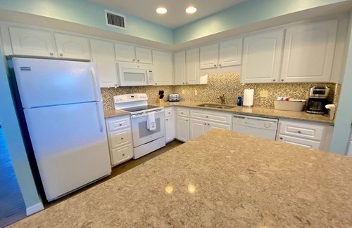 Cedar Key Condo | Nature's Landing C104 Corner Unit with Pool!