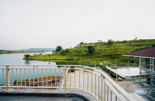 Nashik Villa | Nature's Nest, Nashik by Ebony Stays | Lakeside 2BHK Villa with Bonfire & Views