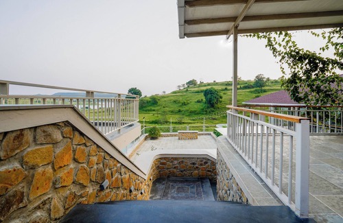 Nashik Villa | Nature's Nest, Nashik by Ebony Stays | Lakeside 2BHK Villa with Bonfire & Views