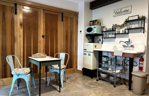 Hermann Apartment | Nature's Nook by Zia, Hermann
