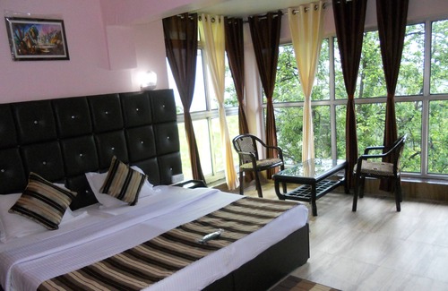 Kausani Hotel | Nature's Valley Resort Kausani