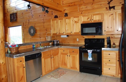 Sevierville Cabin | Nature's View, Beautiful 3-Story Cabin; 3 Bdrms w/King Beds; Free WiFi