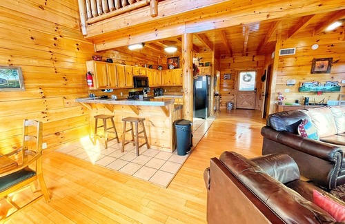 Sevierville Cabin | Nature's View, Beautiful 3-Story Cabin; 3 Bdrms w/King Beds; Free WiFi