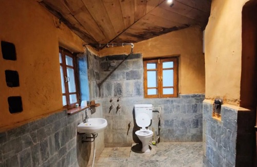 Dharamshala Cottage | Nature Stay in Mud cottage with Food, Yoga & Meditation in Dharamshala
