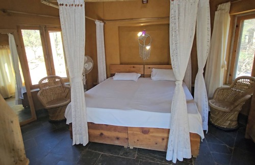 Dharamshala Cottage | Nature Stay in Stone Cottage with Food, Yoga & Meditation in Dharamshala