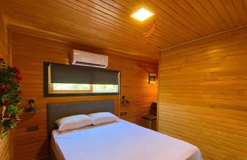 Konyaalti House | Nature View Bungalow with Jacuzzi in Antalya