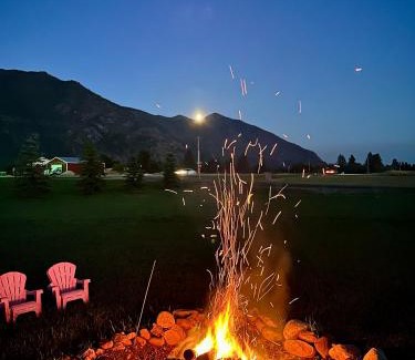 Columbia Falls House | Natures Calling Cabin Rentals