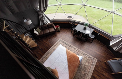 Williamstown Cabin | Natures Hotel. Luxury Glamping Dome minutes from Ark!