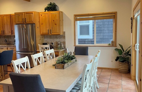 Freeland House | Nature’s Nook-Nestled Near Beach and Deer Lagoon 3-bedroom house, Freeland