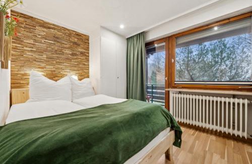 Menzenschwand-Hinterdorf Apartment | Naturidyll am Fluß - Ferienhaus Albmatte - großer Garten zum grillen und entspannen-direkt neben dem Radon Revitalbad mit Sauna und Thermalbecken