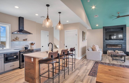 Port Aransas House | Naut Today | New Coastal Home, Views, Shared Pool