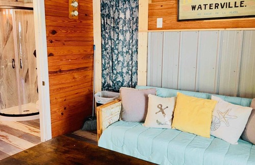 Steinhatchee Cabin | Nauti Hookers, deep water access in Steinhatchee with a boat slip, cold AC, WiFi