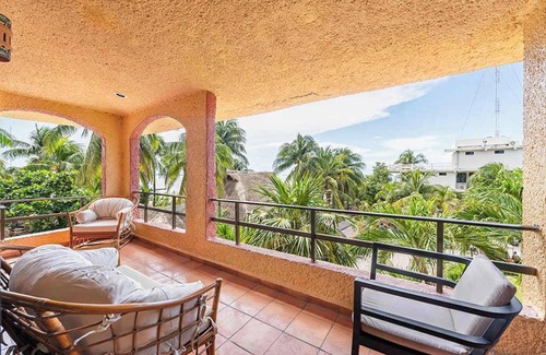 Centro - Supmza 001 Condo | Nautibeach 33 Summary