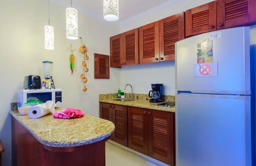 Centro - Supmza 001 Condo | Nautibeach Resort Deluxe Condo