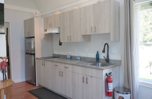 Regional District of Nanaimo Cottage | Nautical Acres - A Private Cottage On Acreage, Steps (250m) From Beach Access