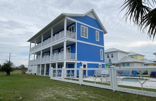 Port St. Joe House | Nautical Blue w/Private Pool, Hot Tub, Game Room! 1/2 Block To Sandy Beach