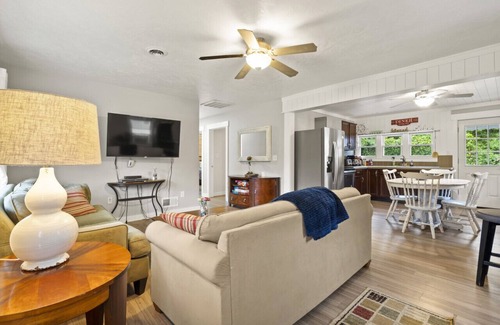 Lexington House | Nautical Nest w/hot tub, golf cart & arcade game