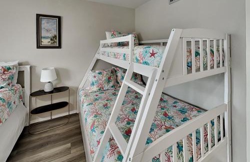 Harbor Oaks Apartment | Nautical Nook