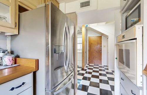 Kingsland House | Nautical-themed charmer with firepit, paddleboards, & kayak - walk to Lake LBJ