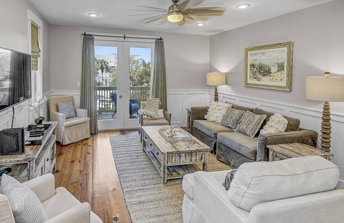 Seagrove Beach Condo | "Nautilife on 30A" Beautiful 3 Bedroom 2 Bath Steps from the Beach! Sleeps 8