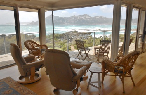 Killiecrankie House | Nautilus 2 has elegant coastal interiors and a breathtaking view.