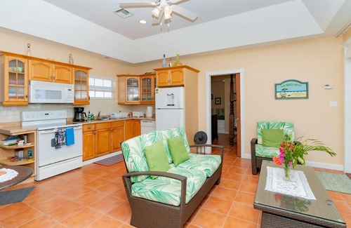 West Bay Cottage | Nautilus Cottage - Charming 7 Mile Beachfront Cottage by Cayman Villas