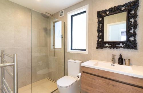 Maraetai Apartment | Nautilus self-catering cottage