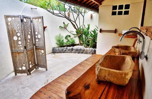 Gili Air Villa | Nautilus Villa is a single floor Private villa traditional Javanese Joglo style
