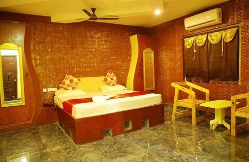 Sirkazhi Hotel | Navagiraga Resorts & Hotel