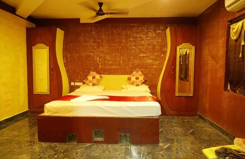 Sirkazhi Hotel | Navagiraga Resorts & Hotel