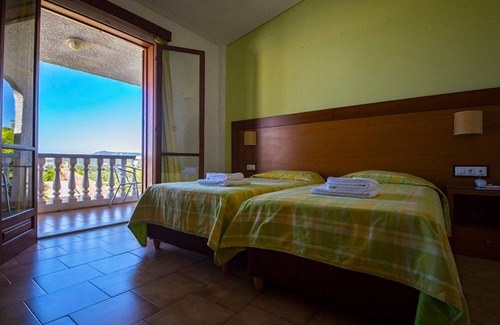 Petrochori Hotel | Navarone