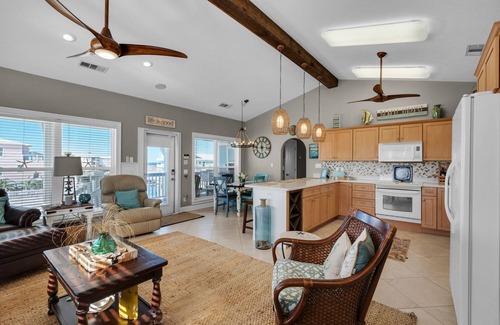 Navarre Beach House | Navarre Beach Bungalow /PRIVATE POOL & Dog Friendly + OPTIONAL 6 passenger cart
