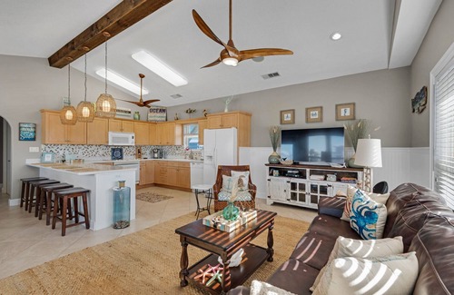 Navarre Beach House | Navarre Beach Bungalow /PRIVATE POOL & Dog Friendly + OPTIONAL 6 passenger cart