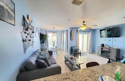 Navarre Beach Apartment | Navarre Beach Landing - Beach Gear Included - Walk to Beach - Sunset Views
