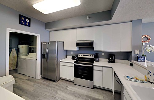 Navarre Beach Condo | Navarre Beach Regency #105 | Stunning Views, Pool!