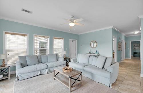 Marathon House | Navigate Stays Private Home with Pool Hot-Tub & Dock